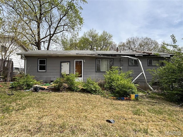 4005 Shirley Dr, Saint Louis, MO 63121 - view of front facade featuring a front lawn