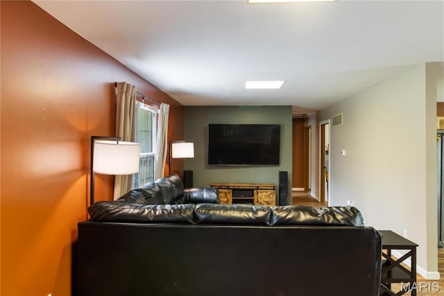 14276 State Route 21, De Soto, MO 63020 - living area featuring baseboards