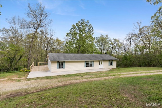 14276 State Route 21, De Soto, MO 63020 - view of front of property featuring a patio, a front yard, and driveway
