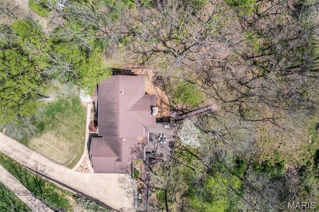 aerial view of property and surrounding area