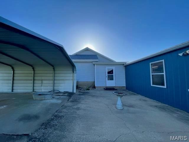 515 S Main St, Fredericktown, MO 63645 - view of front of home featuring a carport