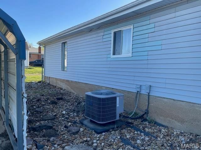 515 S Main St, Fredericktown, MO 63645 - view of side of home with central air condition unit
