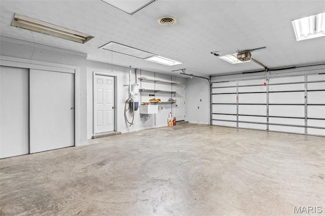 3581 Jarvis Rd, Hillsboro, MO 63050 - garage with a garage door opener