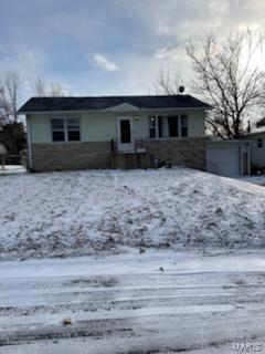 110 Barto Dr, Saint Louis, MO 63135 - ranch-style house featuring a garage