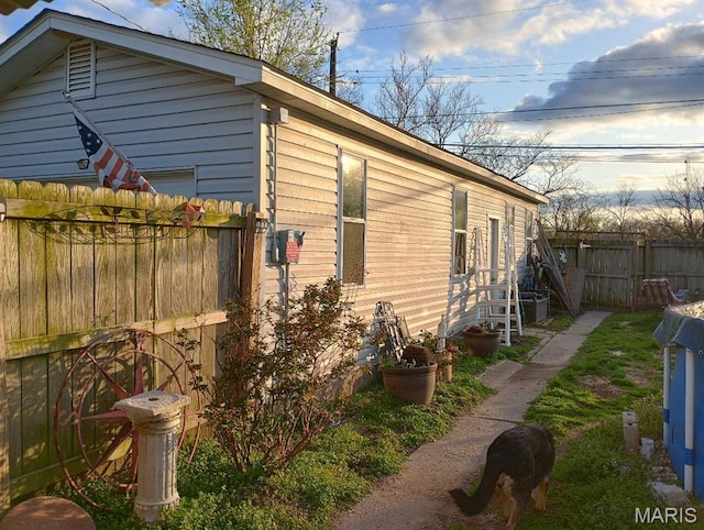306 Kingshighway, East Alton, IL 62024 - view of side of home with fence
