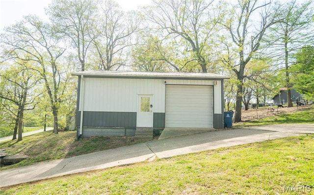 16747 Chalk Bluff Trl, Dexter, MO 63841 - detached garage with concrete driveway