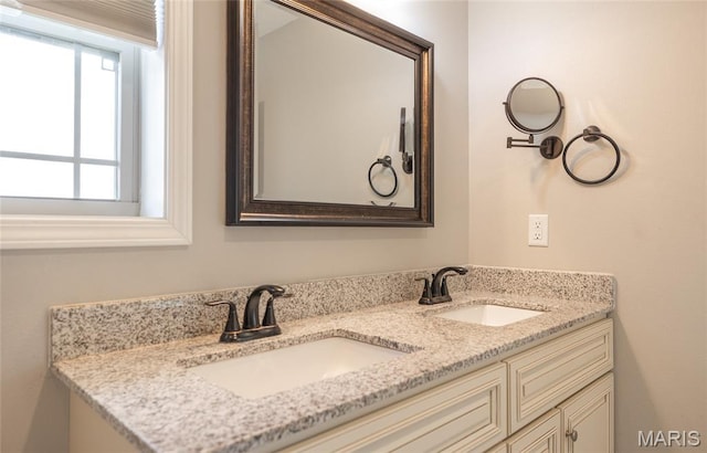 11175 Lexington Ln, Rolla, MO 65401 - bathroom with double vanity