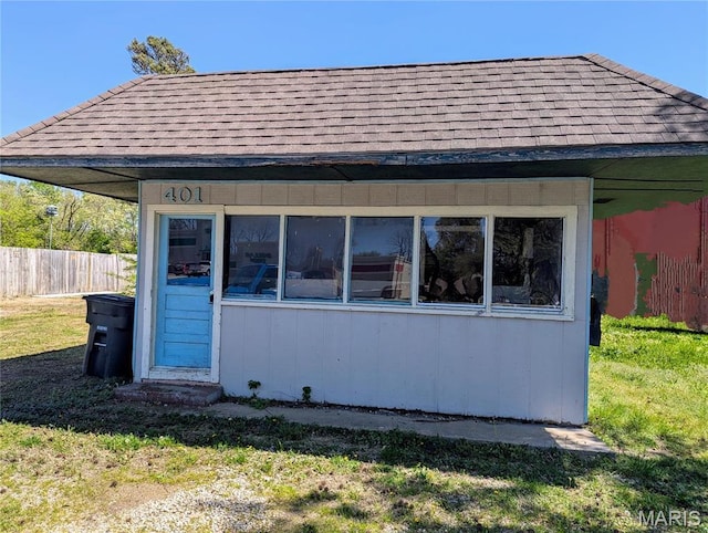 401 E Grand Ave, Campbell, MO 63933 - view of front of house with roof with shingles