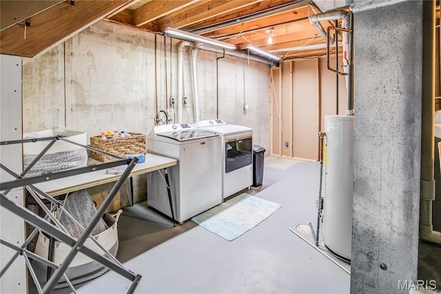 234 SE 350th St, Carrollton, IL 62016 - laundry area with washing machine and clothes dryer and gas water heater