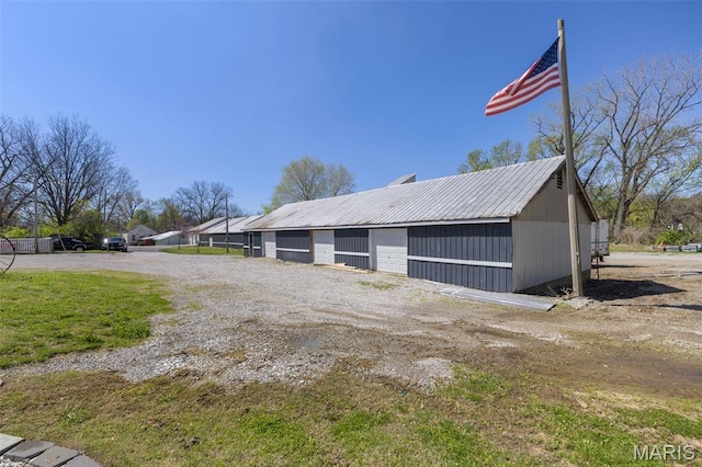 305 N Main St, Saint Genevieve, MO 63670 - view of detached garage