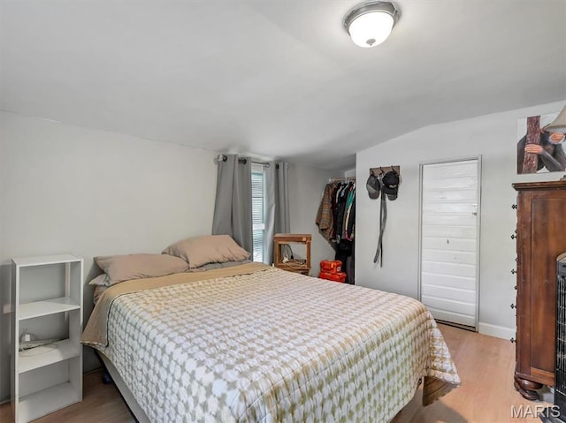 2822 State Rd W, Eureka, MO 63025 - bedroom featuring light wood-style floors and lofted ceiling