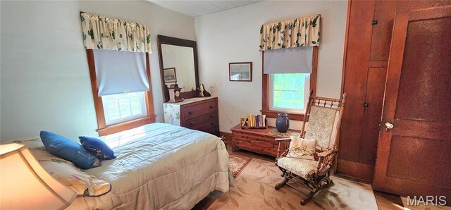 500 Church St, Chester, IL 62233 - bedroom with multiple windows