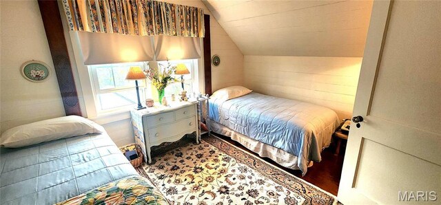 500 Church St, Chester, IL 62233 - bedroom with vaulted ceiling
