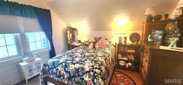 500 Church St, Chester, IL 62233 - bedroom featuring vaulted ceiling