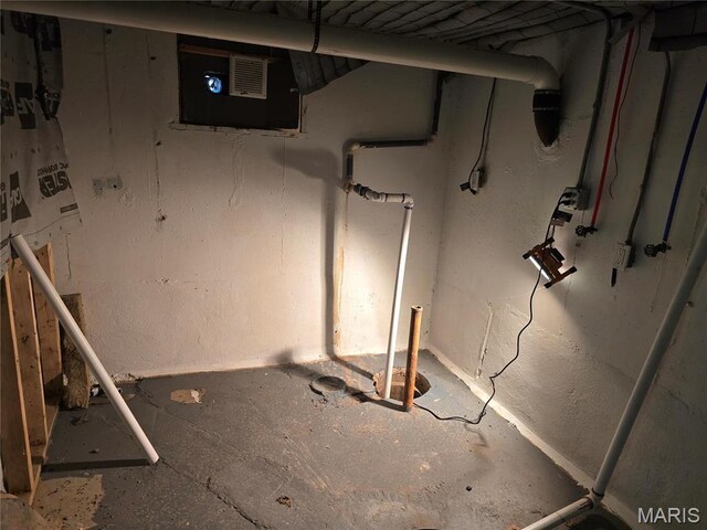 view of unfinished basement