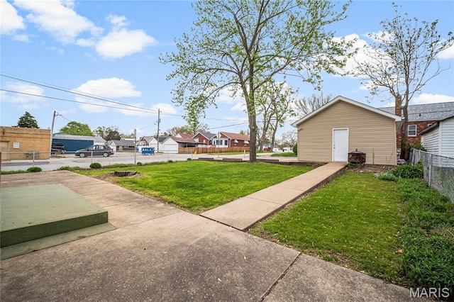 view of yard with a residential view