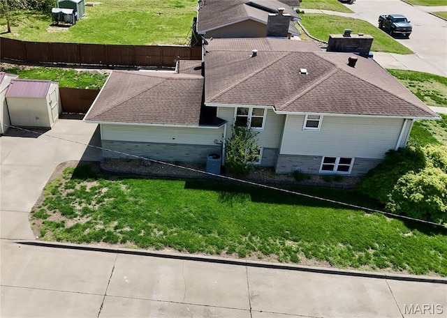 aerial view of property and surrounding area