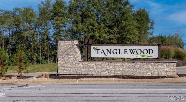 908 Half Moon Ln, Caseyville, IL 62232 - view of community / neighborhood sign