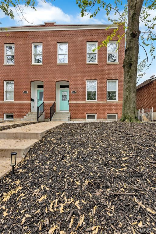 2034 Ann Ave, Saint Louis, MO 63104 - view of property with entry steps and brick siding