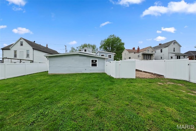 1326 Graham St, Saint Louis, MO 63139 - view of yard with a residential view