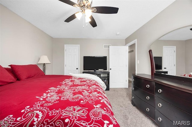 bedroom featuring carpet floors and ceiling fan