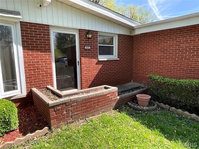 805 Willoway Ave, East Alton, IL 62024 - view of side of home with brick siding