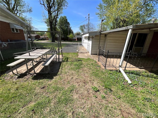 805 Willoway Ave, East Alton, IL 62024 - view of yard