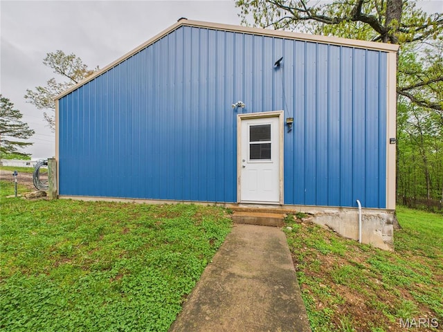 view of outbuilding featuring an outbuilding