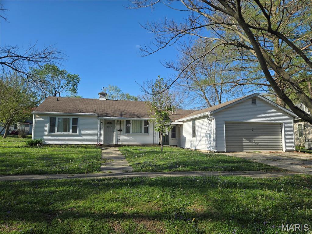 507 W Washington, Greenville, IL 62246 - photo 1
