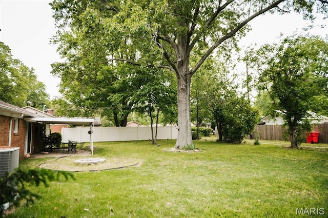 view of yard with a patio area