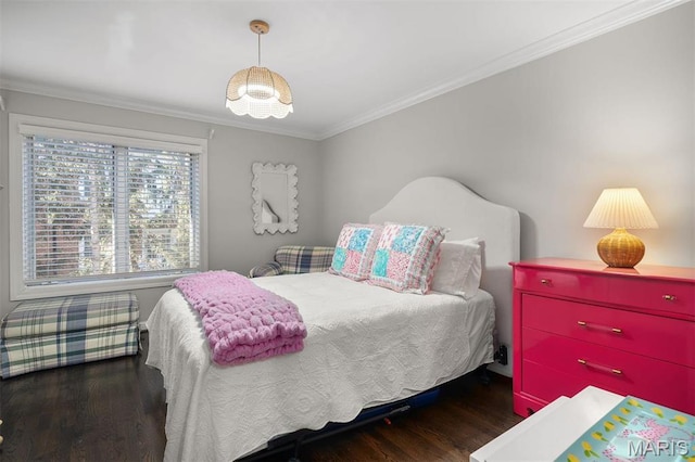 14 Brighton Way, Clayton, MO 63105 - bedroom with wood finished floors and ornamental molding