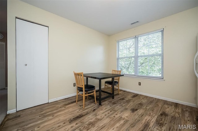 846 Sugar Valley Ct Unit 4, Saint Peters, MO 63376 - dining room featuring wood finished floors and baseboards
