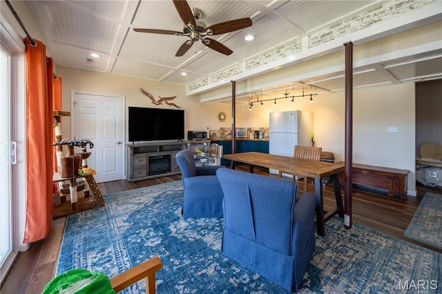 1753 Rue Marseilles, Bonne Terre, MO 63628 - living room featuring wood finished floors, ceiling fan, recessed lighting, and baseboards