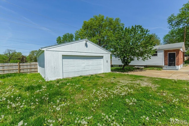656 Beatrice Ave, Saint Louis, MO 63125 - view of detached garage