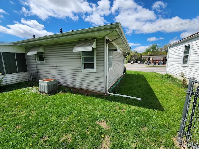 4028 Mcmasters Ave, Hannibal, MO 63401 - back of property featuring a lawn