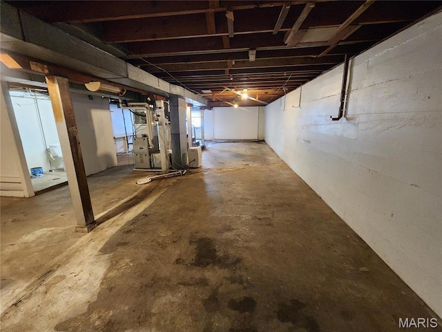 4028 Mcmasters Ave, Hannibal, MO 63401 - below grade area with heating unit