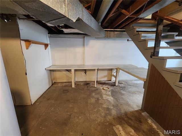 4028 Mcmasters Ave, Hannibal, MO 63401 - unfinished below grade area featuring stairway