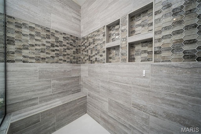 207 Castle Stuart Ct, Dardenne Prairie, MO 63368 - bathroom featuring a tile shower