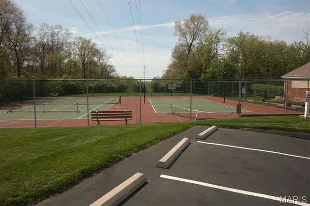 1340 Holgate Dr Unit F2, Ballwin, MO 63021 - view of tennis court