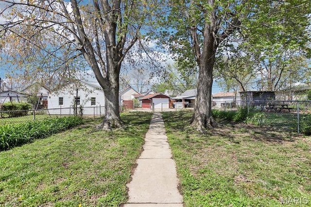 5327 W Ave, Saint Louis, MO 63116 - view of yard