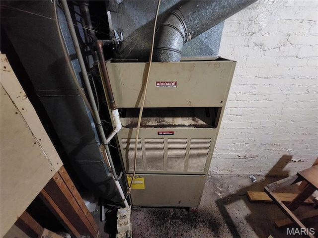 420 E 9th St, Alton, IL 62002 - utility room with heating unit