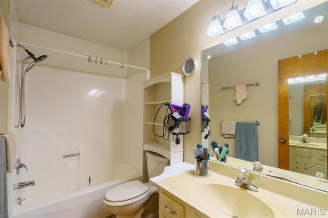 10280 County Road 3110, Rolla, MO 65401 - full bath with bathing tub / shower combination, vanity, and toilet