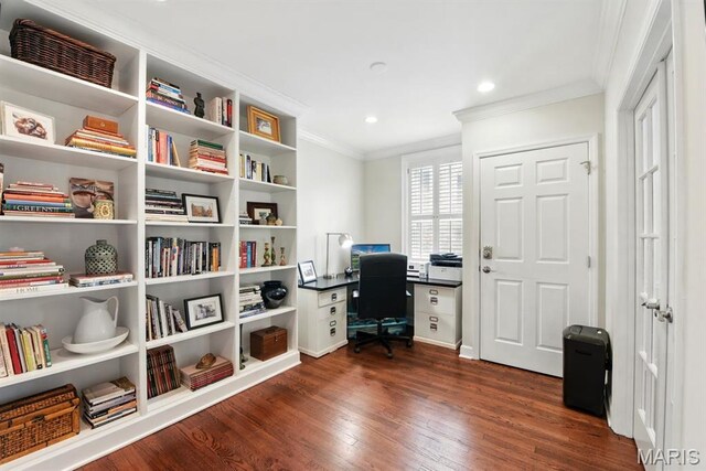 office area with ornamental molding, dark wood-type flooring, recessed lighting, and baseboards