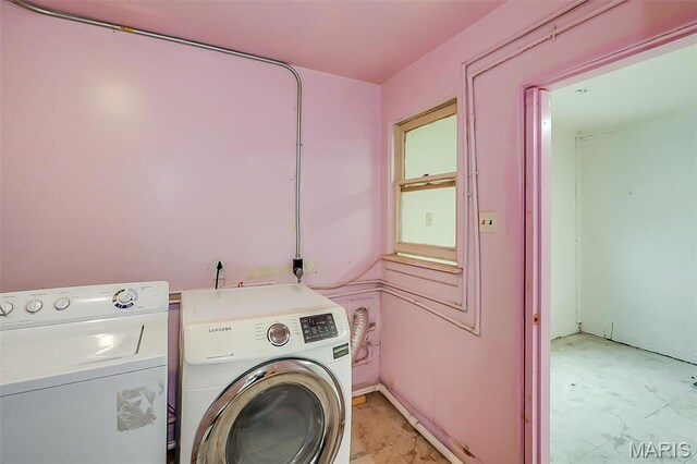 225 Whitelaw Ave, East Alton, IL 62024 - laundry room featuring washer and clothes dryer