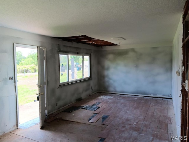 2584 Starling Airport Rd, Arnold, MO 63010 - unfurnished room featuring a textured ceiling