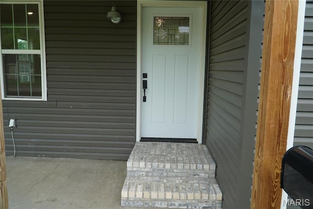 468 Polk St, Lebanon, MO 65536 - doorway to property with covered porch