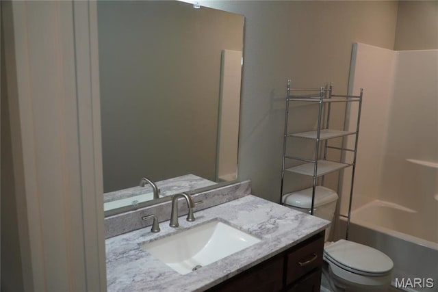 468 Polk St, Lebanon, MO 65536 - full bath with toilet, vanity, and shower / tub combination