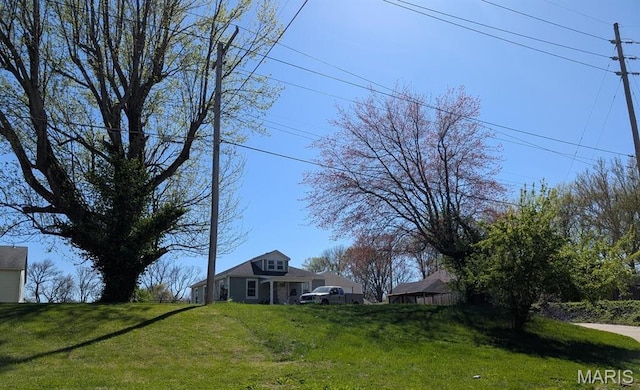 9108 Bunkum Rd, Fairview Heights, IL 62208 - view of grassy yard