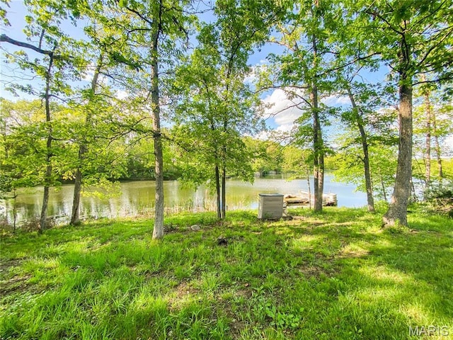 19113 Bent Oak Dr, Warrenton, MO 63383 - view of yard featuring a water view