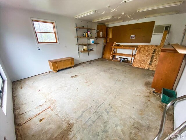 19113 Bent Oak Dr, Warrenton, MO 63383 - view of garage